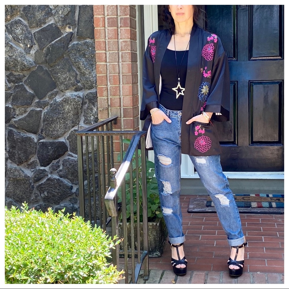 FABULOUS EMBROIDERED KIMONO WITH SIDE POCKETS - Picture 5 of 7